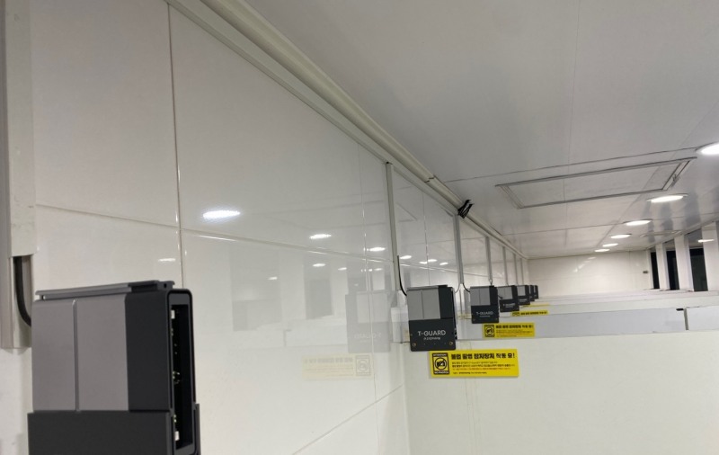 마포구 관내 공중화장실에 설치된 불법촬영 감지장치./사진제공=마포구