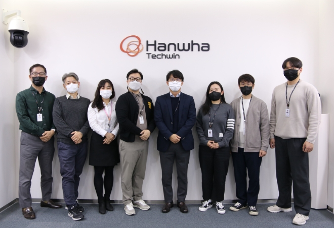 한화테크윈(대표이사 안순홍)이 임직원들의 혁신적인 아이디어를 지원해 이를 사업화할 수 있는 사내 공모전 '인사이드 테크위너'(Inside-Techwinner)를 진행한다. /사진=한화테크윈.