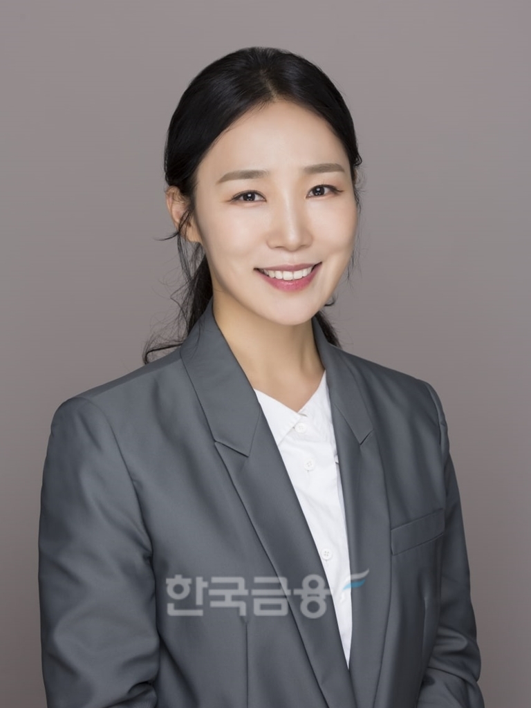 빗썸(Bithumb·빗썸코리아 대표 이재원), 코인원(Coinone·대표 차명훈), 코빗(Korbit·대표 오세진) 등 국내 대표 가상 자산 거래소 3사가 모여 만든 트래블 룰(Ravel Rule‧자금이동 규칙) 합작법인 ‘코드’(CODE·COnnect Digital Exchanges)가 2022년 12월 5일 차명훈 초대 대표에 이어 선임한 이성미 신임 대표이사를 선임했다./사진=빗썸