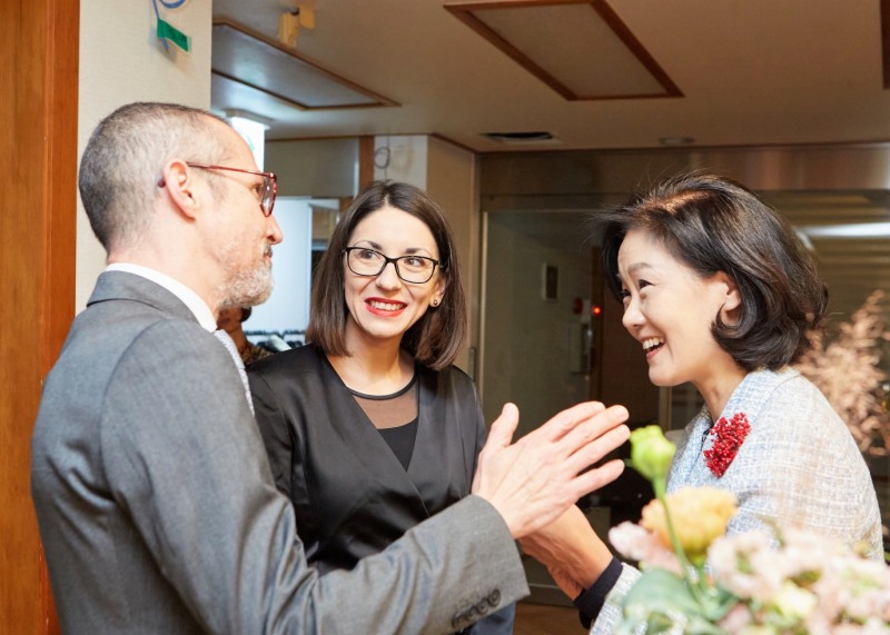 환담중인 양국 대사와 장관./ 사진제공 = 슬로베니아 대사관