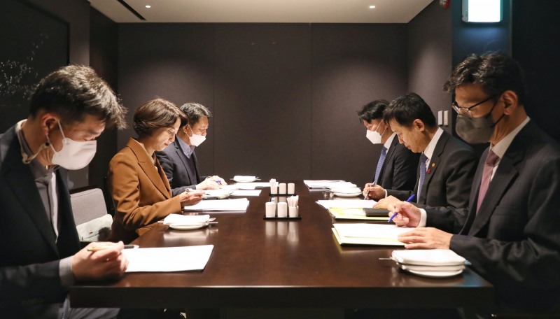 김주현 금융위원장-이영 중기부 장관 회동…“중소기업 3고 위기 극복 협력”