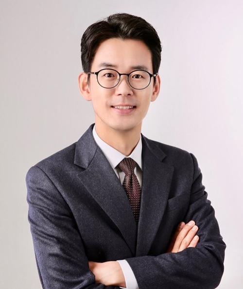 박희정 국회 사무처 산하 법인 한국조정협회 ESG위원장전 제20대 대통령직인수위원회 자문위원전 법무법인 로고스 수석전문위원전 국회 정무위원장실 총괄·선임정책비서관전 파빌리온 프라이빗에쿼티(PE) 고문전 유엔협회세계연맹 회장실 총괄‧전략담당관미국 듀크대 법학전문대학원(로스쿨) 기업가정신 전공워싱턴대 로스쿨 미국법 전공