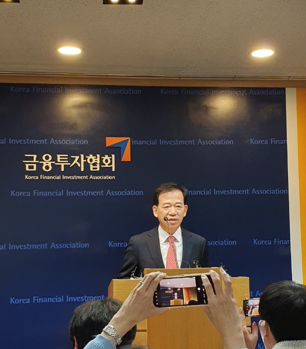 23일 제6대 금융투자협회장 선거 종료 직후 서유석 신임 금투협회장 당선자가 여의도 금투협에서 기자들과 상견례 및 질의 응답을 했다. / 사진= 한국금융신문(2022.12.23)