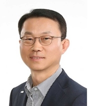 김윤홍 신한은행 신임 기업부문장 겸 기업그룹장 부행장. / 사진제공=신한은행