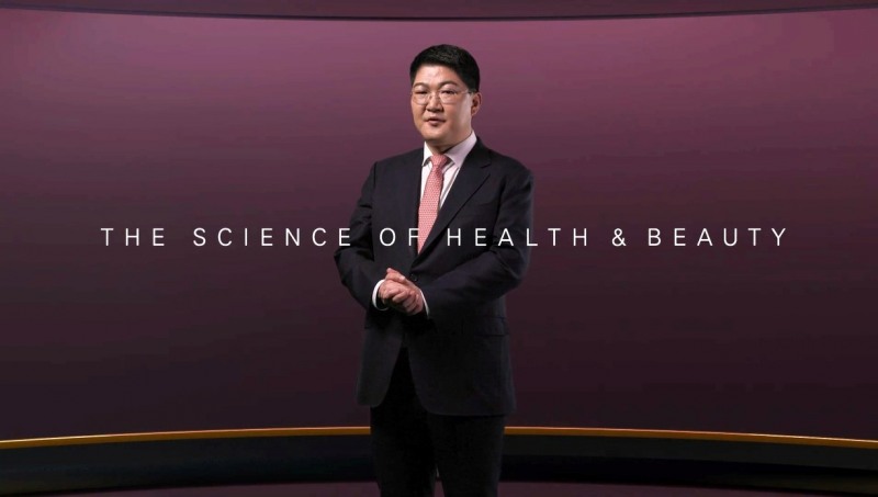 이병만 코스맥스 대표가 신년사를 발표했다./사진제공=코스맥스그룹