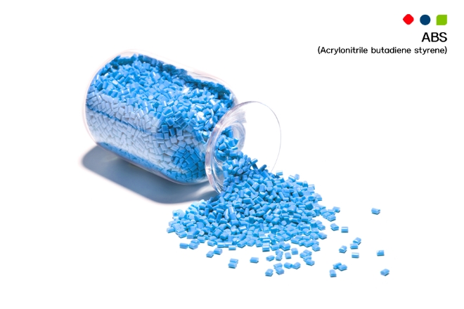 롯데케미칼(부회장 김교현)은 국내 화학업계 최초로 자사 생산 제품에 대한 위해성평가를 수행한다. /사진=롯데케미칼.