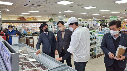 ▲ 왼쪽부터 남인천농협 조합장 이태선, 인천검사국장 황진호