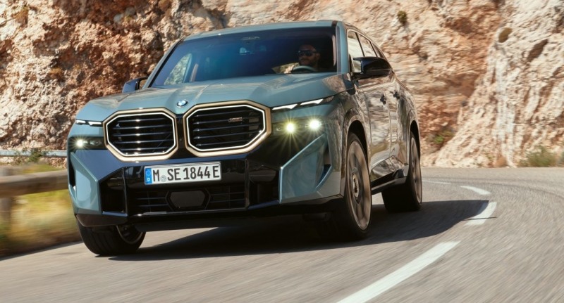 BMW XM 국내 사전예약 돌입...고성능 플러그인하이브리드 SUV
