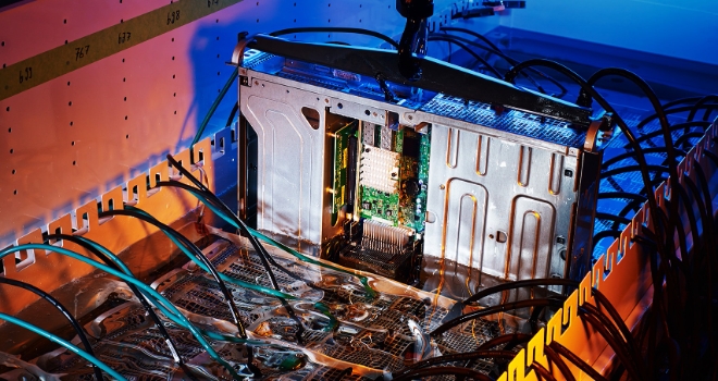 SK엔무브는 데이터센터 액침냉각 시스템 전문기업인 미국 GRC가 운영하는 ‘일렉트로세이프(ElectroSafe) 플루이드(Fluids) 파트너 프로그램’에 참여한다. /사진=SK그룹.