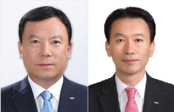 강문성 BNK금융지주 그룹감사부문장 전무(왼쪽)와 김성주 BNK신용정보 대표이사(오른쪽). /사진제공=BNK금융지주