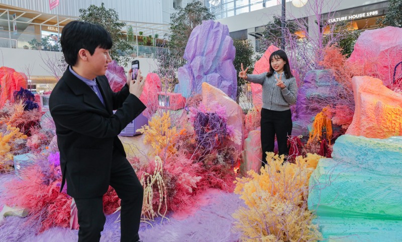 더현대서울에 열린 에스파 팝업스토어. /사진제공=현대백화점