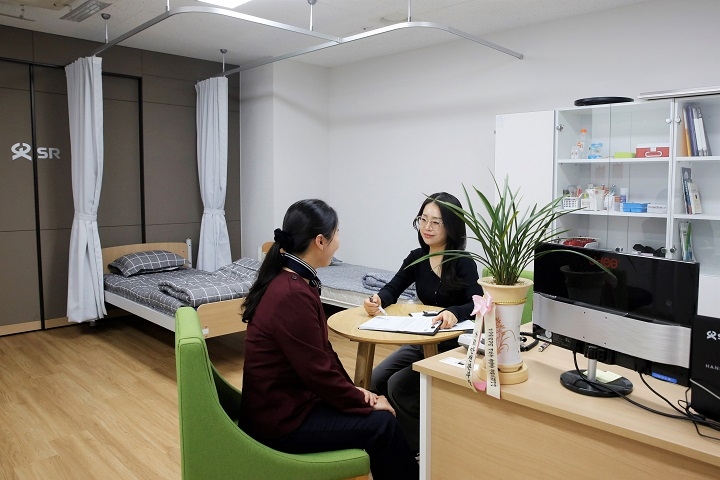 SR은 13일 수서역에 건강관리실을 새 단장해 개관했다./사진제공=SR