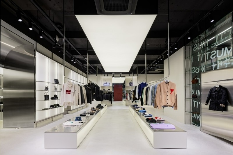 명품 커머스 플랫폼 머스트잇이 3월에 새롭게 출시한 '트렌드' 서비스 개편 후 이용객이 증가했다. /사진제공=머스트잇