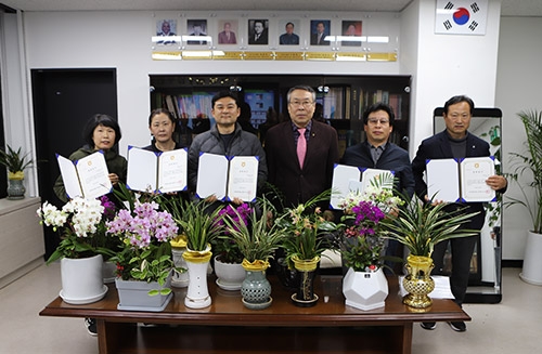 부천축산농협, 조합원 대학생 자녀 6명 장학금 1150만원 전달