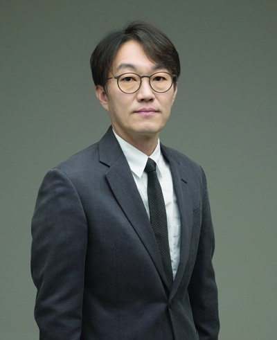 ▲1979년생 ▲홍익대 세종캠퍼스 광고홍보학 ▲2003년 넥슨코리아 입사 ▲2006년 넥슨코리아 퍼블리싱QM팀 팀장 ▲2010년 네오플 조종실 실장 ▲2012년 넥슨코리아 피파실 실장 ▲2013년 넥슨코리아 사업본부 본부장 ▲2015년 넥슨코리아 사업총괄 부사장 ▲2018년 넥슨코리아 대표이사 ▲한국인터넷기업협회 부회장