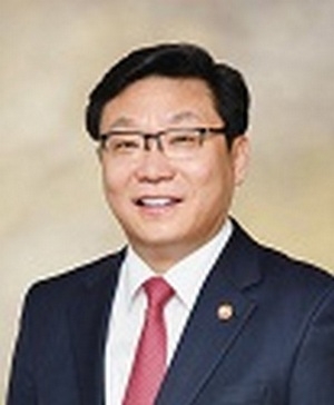 주형환 전 산업통상자원부 장관. 사진=한국금융DB