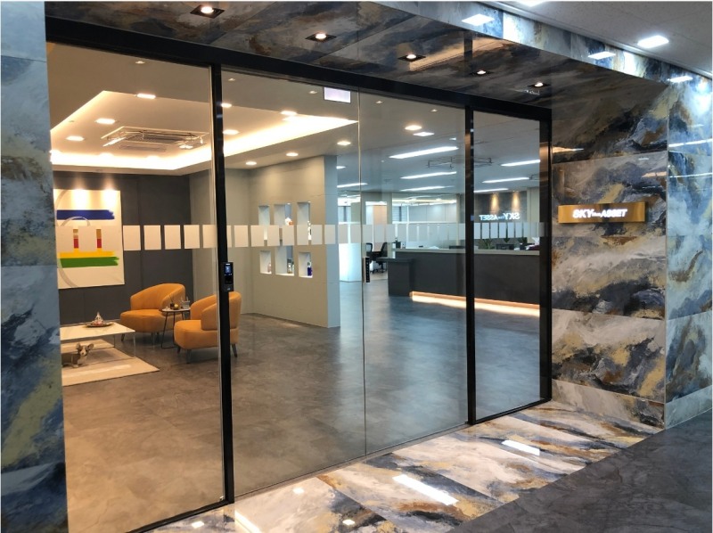 스카이블루에셋 본사 입구 사진./사진제공=스카이블루에셋