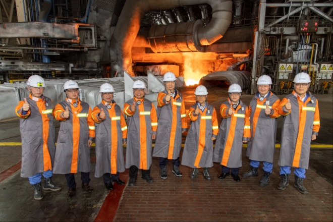 한덕수 국무총리가 19일 단일 규모로 세계 최대인 포스코 광양제철소와 포스코그룹이 신사업 추진을 검토 중인 동호안(東護岸) 부지를 방문했다. /사진제공=포스코그룹.