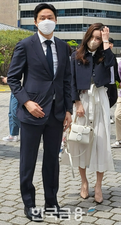 정기선 HD현대 사장과 그의 아내 정현선 씨. 2023.04.21. /사진=신혜주 기자