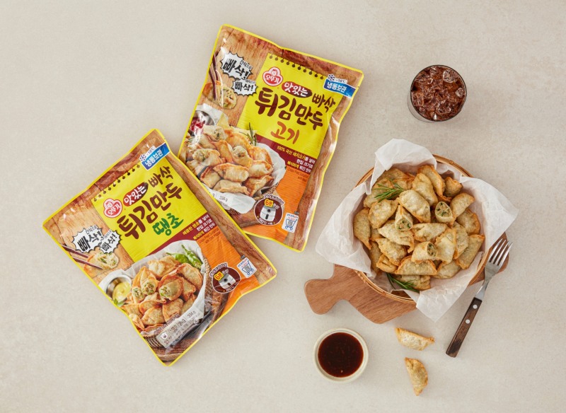 오뚜기 맛있는 빠삭 튀김만두(고기, 땡초) 연출컷./ 사진 = 오뚜기