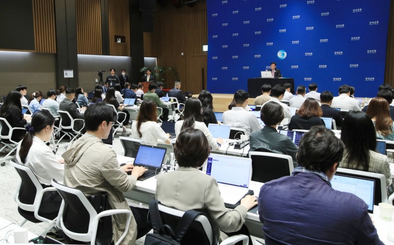 이창용 한국은행 총재가 25일 오전 서울 남대문로 한국은행에서 열린 통화정책방향 기자간담회에서 발언하고 있다. / 사진제공= 한국은행(2023.05.25)