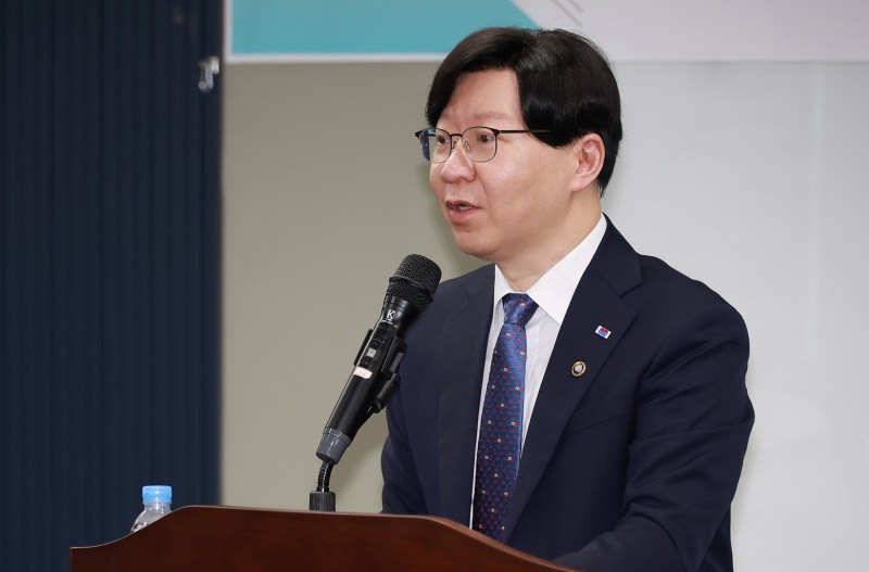 김소영 금융위원회 부위원장이 14일 오전 서울 중구 여신금융협회에서 개최한 여신전문금융회사 글로벌 진출 활성화 간담회에 참석해 금융위, 여전업권 및 전문가 등과 함께 여전업 글로벌화를 위한 다양한 의견을 청취했다. /사진제공=금융위원회