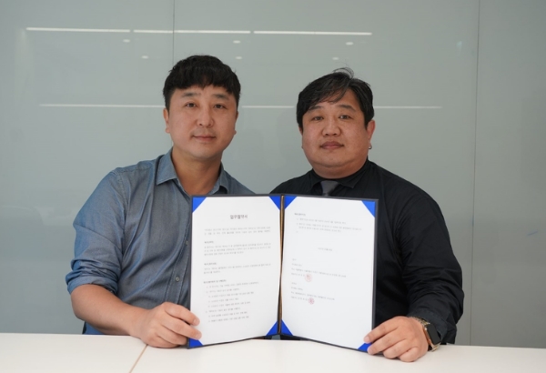 펀다가 에어뉴와 지역 상생형 소상공인 대출 및 투자 연계를 활성화하기 위한 업무 협약을 체결했다. 왼쪽부터 박성준 펀다 대표와 한정호 에어뉴 대표. /사진제공=펀다