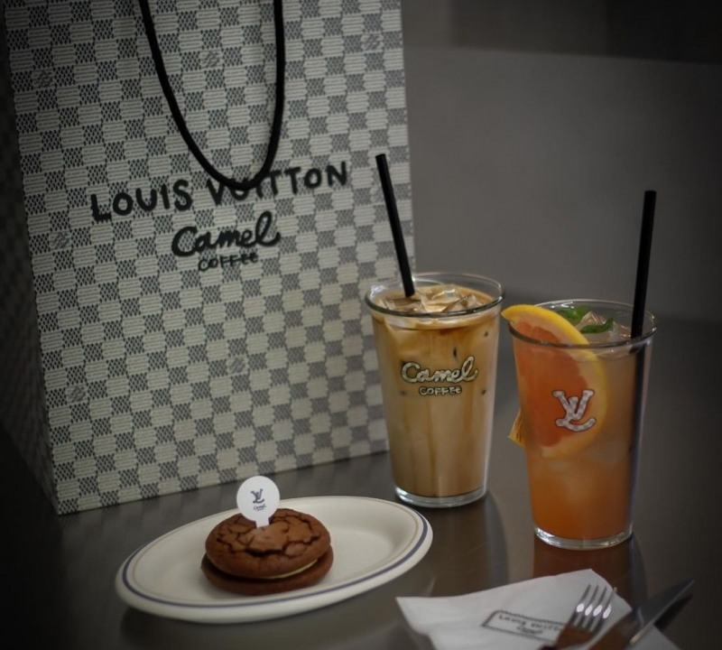 카멜커피, 루이비통 코리아 협업 식음료 이미지./ 사진 = 인스타그램 갈무리