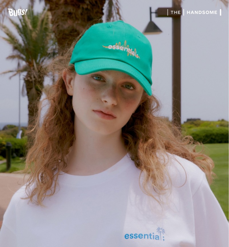 NHN벅스가 패션전문기업 한섬과 협업해 벅스 플레이리스트 공식 채널 ‘essential;(에센셜)’의 여름 한정판 컬래버레이션 상품을 선보였다. 사진 제공=NHN벅스