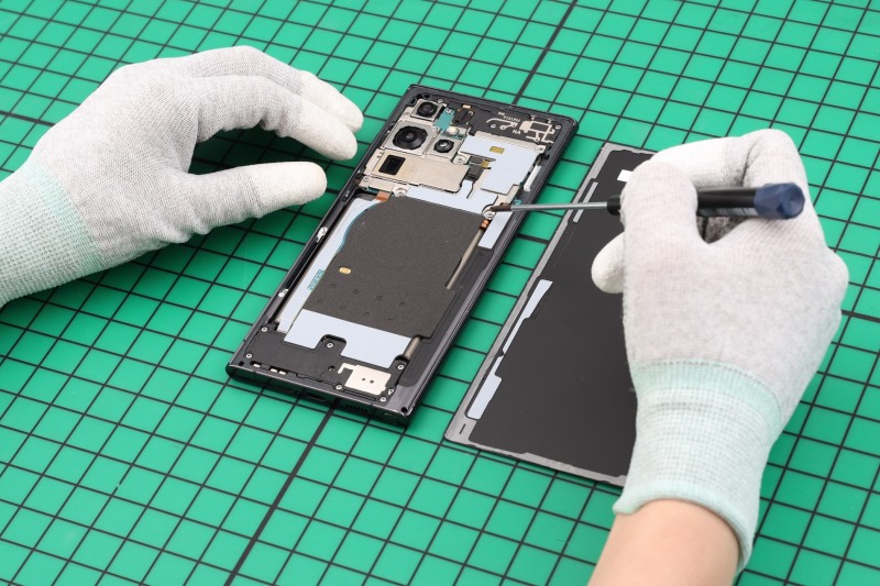 삼성전자가 갤럭시 자가 수리 프로그램을 미국과 국내에 이어 유럽 9개국으로 확대한다. 사진 제공=삼성전자