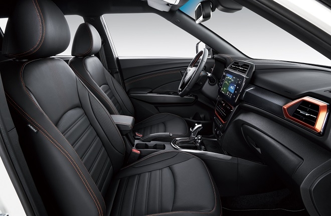 더 뉴 티볼리 실내 이미지(오렌지 인테리어).