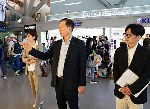 “현장엔 항상 그가 있다” 발로 뛰는 이완신 호텔롯데 대표