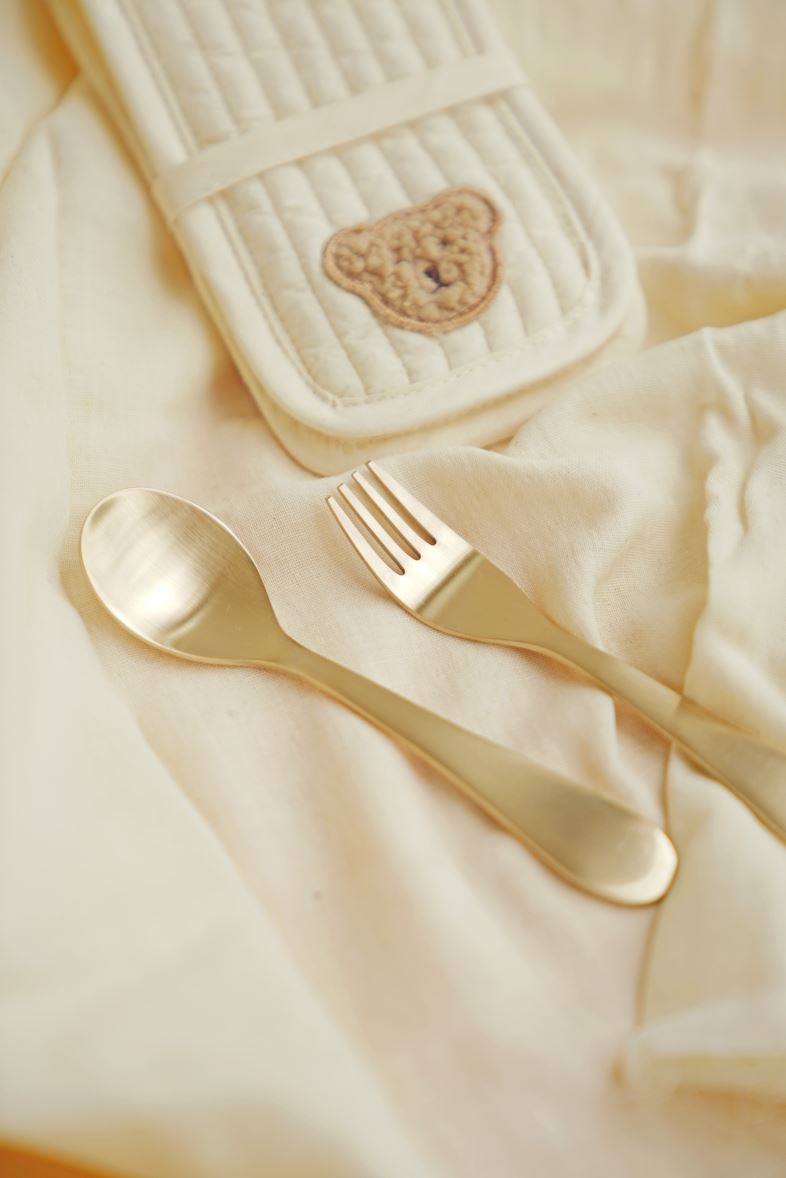 CJ온스타일은 라이브 커머스 프로그램 '만만하니'를 통해 '놋담X비비엔다' 협업 상품을 단독 론칭한다. /사진제공=CJ온스타일