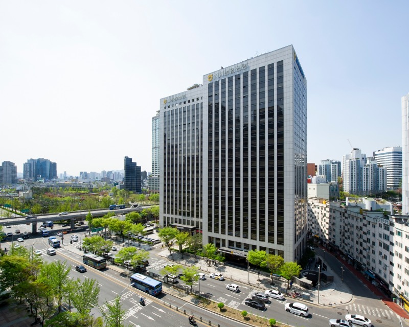 NH농협생명은 자사 보험을 가입하고 있는 고객들의 보험계약대출 금리 최고한도를 오는 7월 1일부터 6.5%로 인하한다고 30일 밝혔다.(2023.06.30.)./사진제공=농협생명