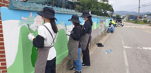농협·포스코모빌리티솔루션, 축산농가 환경개선 타일벽화 조성