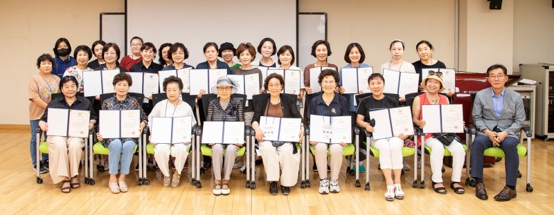 고령친화도시 정책 모니터링단 위촉식./사진제공=용산구