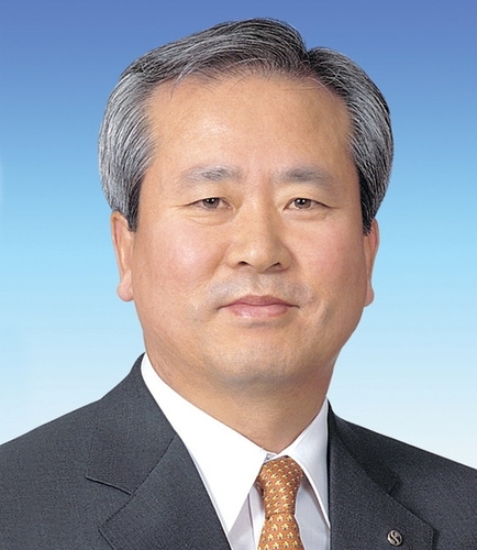 금융윤리인증위원회 위원장으로 선임된 신상훈 전 신한금융지주 대표. /사진제공=신한금융지주
