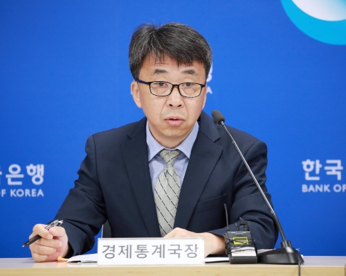 신승철 한국은행 경제통계국장이 8일 오전 서울 중구 한국은행에서 2023년 6월 국제수지(잠정)의 주요 특징을 설명하고 있다. / 사진제공= 한국은행(2023.08.08)