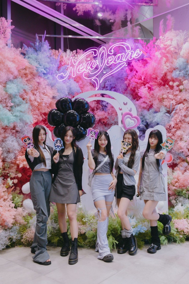 라인프렌즈 스토어 홍대점에 방문한 뉴진스 멤버들. / 사진제공=IPX