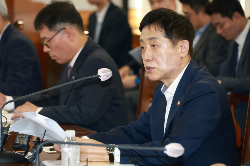 김주현 금융위원장이 16일 오전 서울 중구 은행회관에서 은행장 및 정책금융기관장 간담회를 개최해 수출금융 종합지원방안을 최종 확정해 발표했다. /사진제공=금융위원회