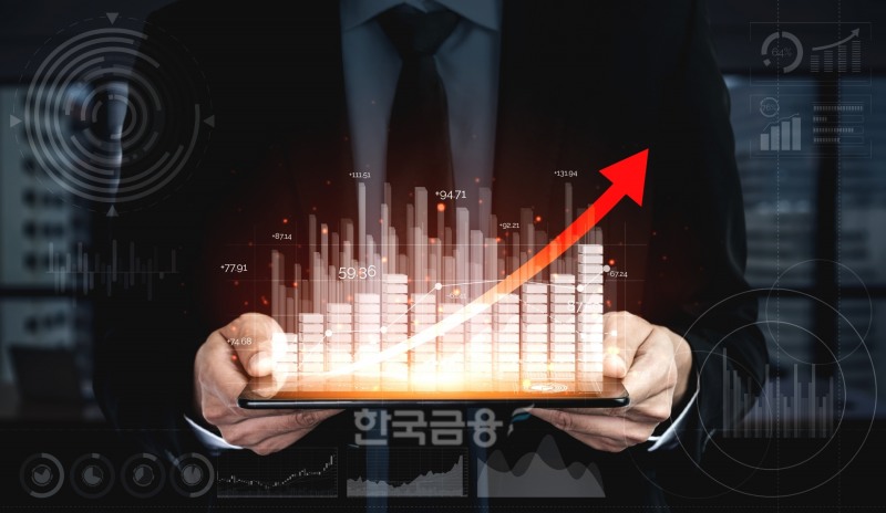 아시아 신흥국 중 베트남 주식을 사들이는 국내 투자자가 늘고 있다. 최근 중국이 경기 침체 위기설에 휩싸이면서 투자심리가 얼어붙은 가운데 베트남 증시는 상승세를 타며 대체 투자처로 떠올랐기 때문이다. /사진제공 = 통로이미지