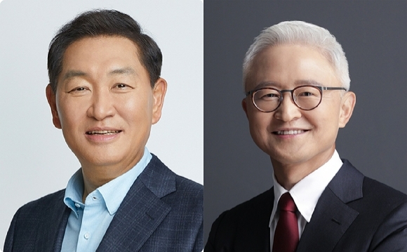한종희 삼성전자 대표이사 부회장(왼쪽)과 경계현 삼성전자 대표이사 사장./사진제공=삼성전자