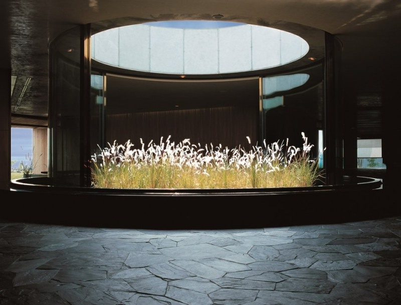 포도호텔 내부에 위치한 캐스케이드. /사진제공=SK핀크스