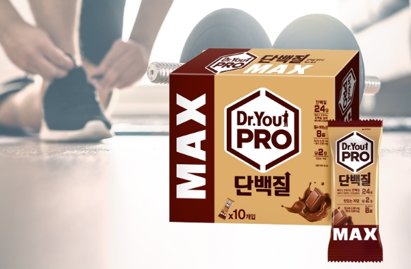 오리온(대표 최승준)은 보다 간편하게 고함량 단백질을 섭취할 수 있는 ‘닥터유PRO 단백질 파우더 MAX’ 스틱형 제품을 22일 출시했다. /사진=오리온