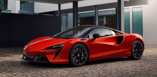 맥라렌 아투라.