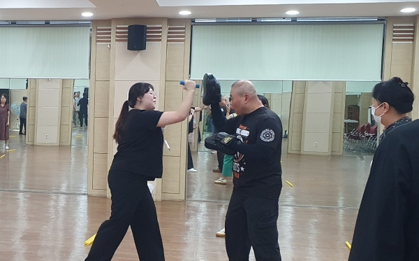생활 호신술 안전교육 모습./사진제공=성동구