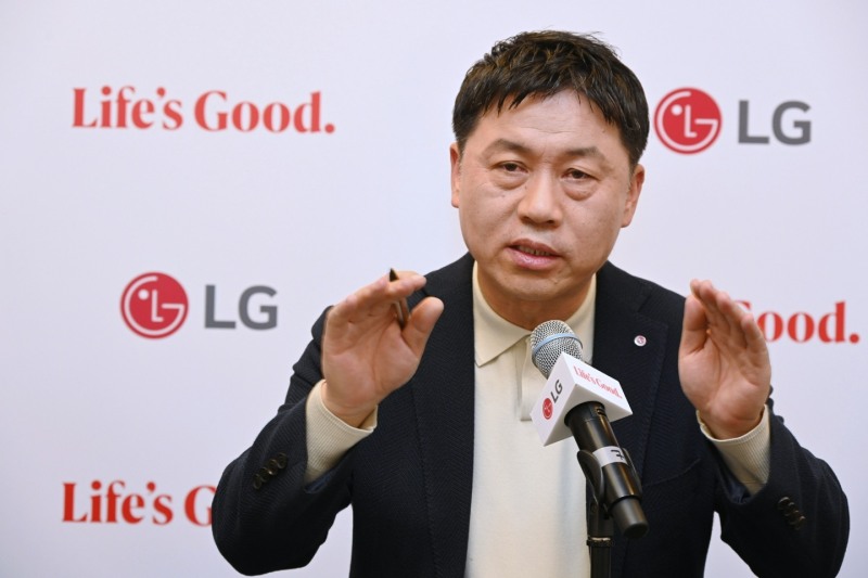 류재철 LG전자 H&A사업본부장 사장이 현지시간 2일 독일 베를린에서 기자간담회를 열고 LG전자만의 ‘스마트 홈 솔루션’으로 글로벌 가전시장의 판도를 바꾸겠다는 사업전략을 제시했다./사진제공=LG전자