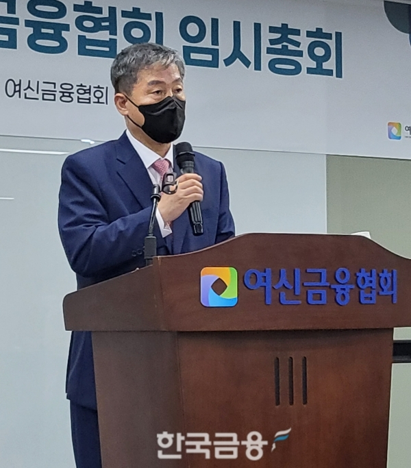 정완규 신임 여신금융협회장이 6일 오전 11시 서울 중구 여신금융협회 11층 대회의실에서 기자들 질문에 대답하고 있다. /사진제공=신혜주 기자