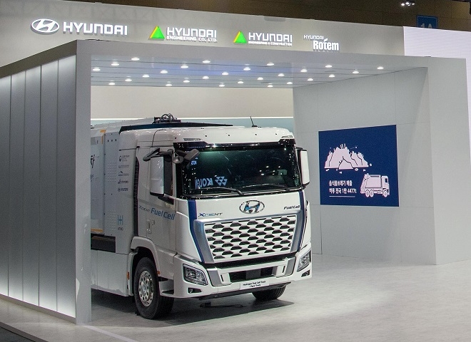 현대차 수소전기트럭 엑시언트 기반 청소차.