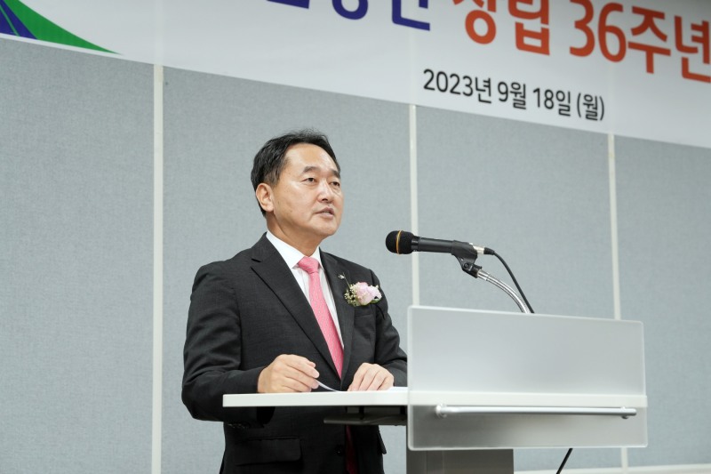 김태현 국민연금공단 이사장이 18일 오후 2시 전북 국민연금공단 본부에서 열린 창립 36주년 기념식에서 기념사를 하고 있다. / 사진제공= 국민연금공단(2023.09.18)